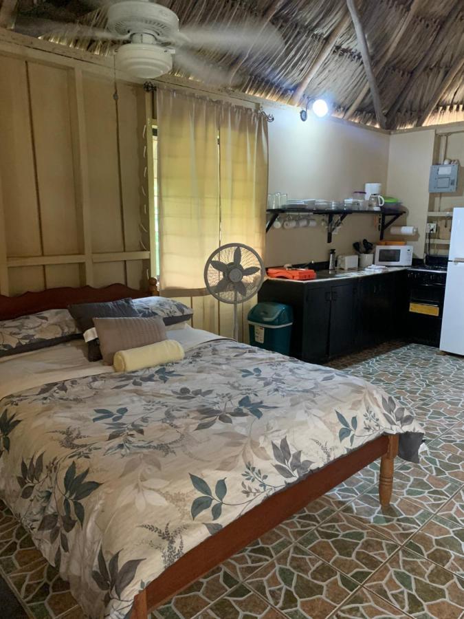 Вилла Heavens Gate Beach Bungalows Placencia Экстерьер фото